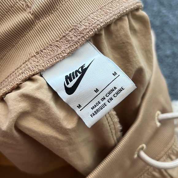 Medium Nike Essential Womens High Rise Curve Pants Shearling Pockets - Picture 6 of 7